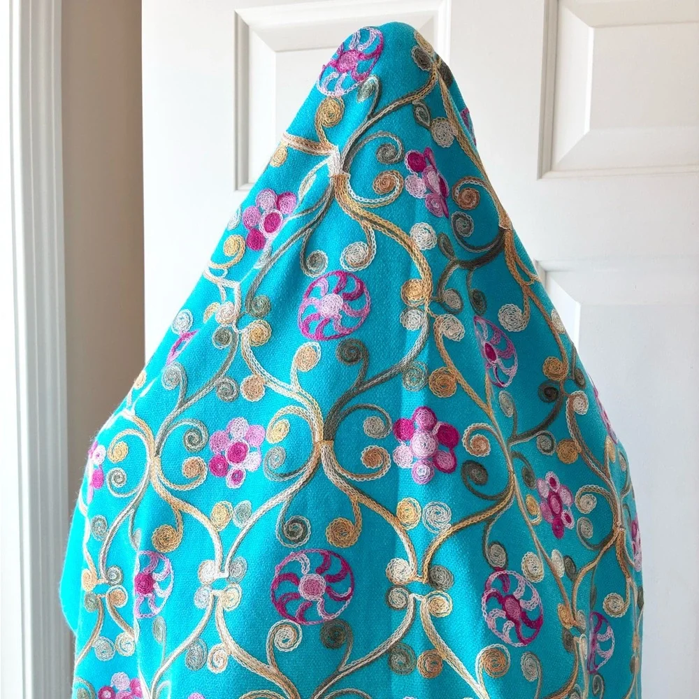 Cashmere Lightweight Large Shawl Wrap Floral Embroidery Blue NWOT